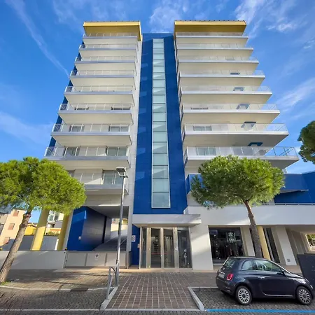 Stylish Flat Near In Lignano * Lignano Sabbiadoro